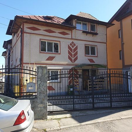 Apartament Mansarda Venus Râmnicu Vâlcea Екстериор снимка