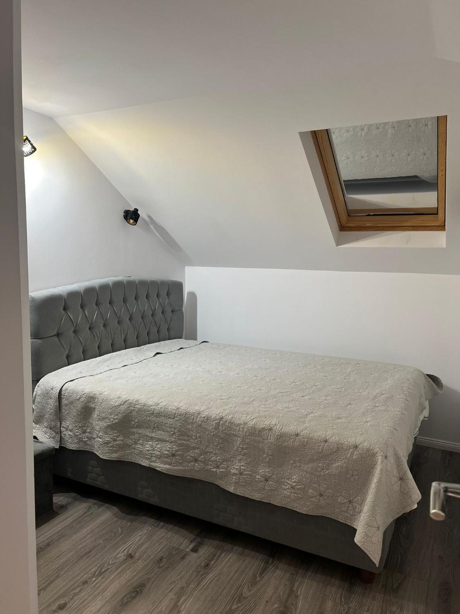 Apartament Mansarda Venus Râmnicu Vâlcea Екстериор снимка